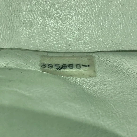 CHANEL classic flap Made In France iridescent pearl white leather gold hardware - Picture 15 of 16